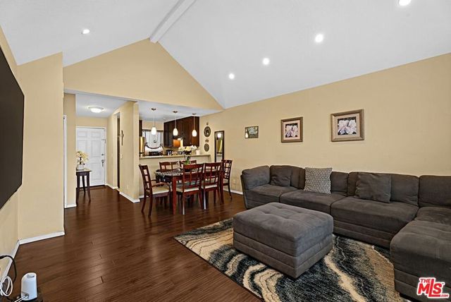 2507 E 15th Street 305, Long Beach, CA 90804