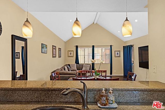 2507 E 15th Street 305, Long Beach, CA 90804