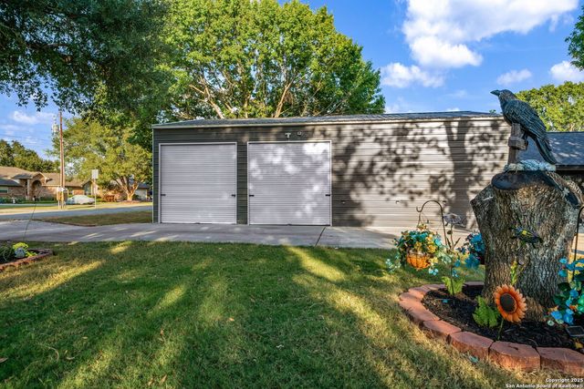 111 Santa Anna, Seguin, TX 78155