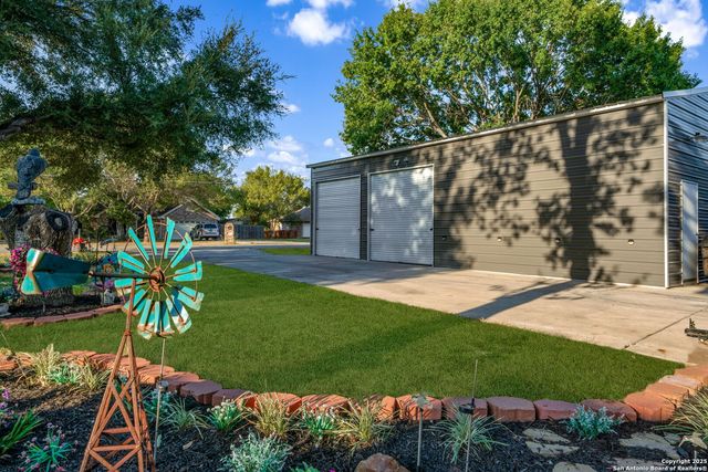 111 Santa Anna, Seguin, TX 78155