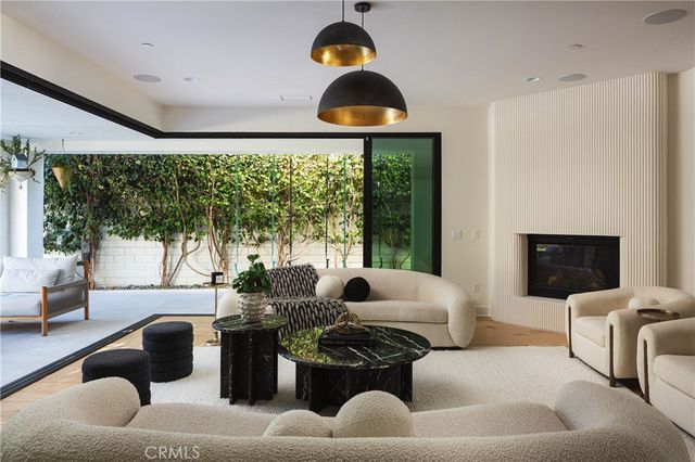 311 Costa Bella Court, Costa Mesa, CA 92627