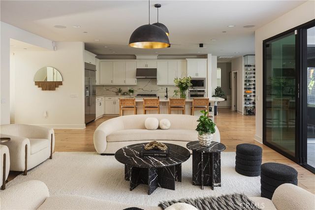 311 Costa Bella Court, Costa Mesa, CA 92627