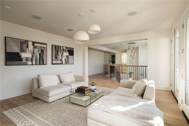 311 Costa Bella Court, Costa Mesa, CA 92627