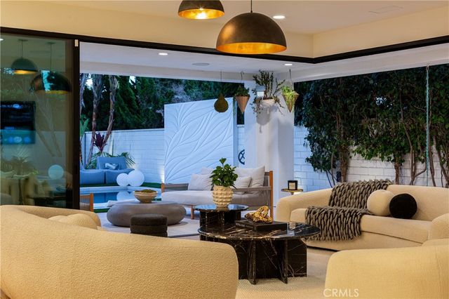 311 Costa Bella Court, Costa Mesa, CA 92627