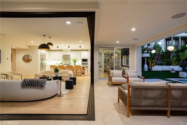 311 Costa Bella Court, Costa Mesa, CA 92627