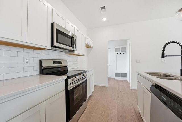 12403 S Acacia Drive, Lee's Summit, MO 64086