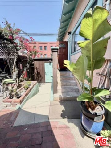 59 Dudley Avenue, Los Angeles, CA 90291