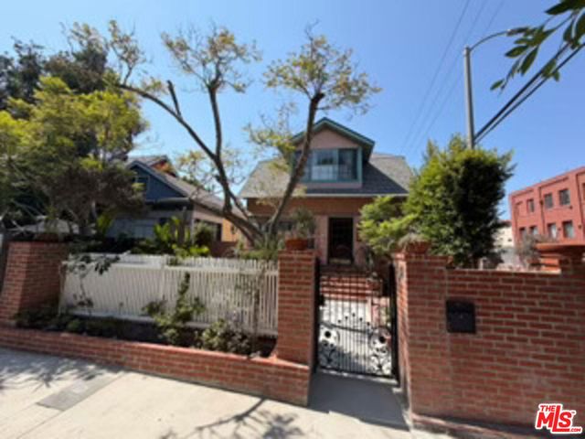 59 Dudley Avenue, Los Angeles, CA 90291
