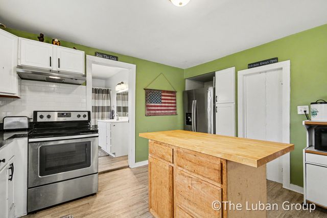 8753 Wabasis Avenue NE, Greenville, MI 48838