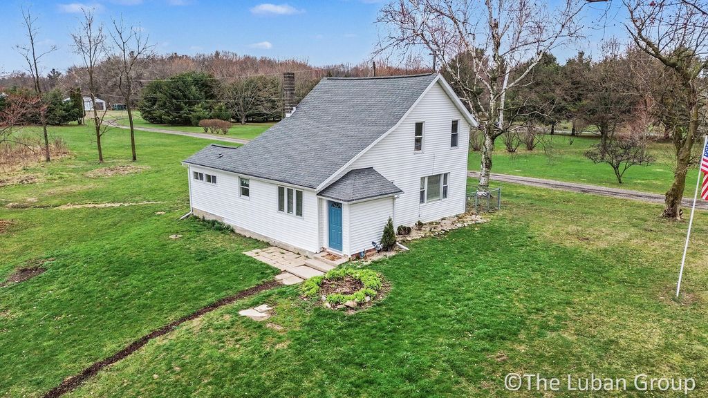 8753 Wabasis Avenue NE, Greenville, MI 48838