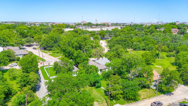 209 Landis Street, Dallas, TX 75203