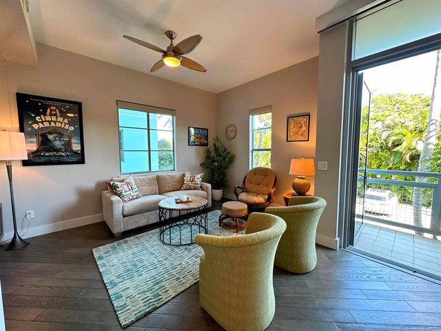 365 SE 6th Avenue 203, Delray Beach, FL 33483