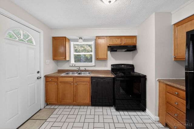 1149 Madeleine Circle, Springfield Twp., OH 45231