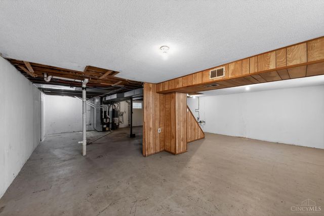 1149 Madeleine Circle, Springfield Twp., OH 45231