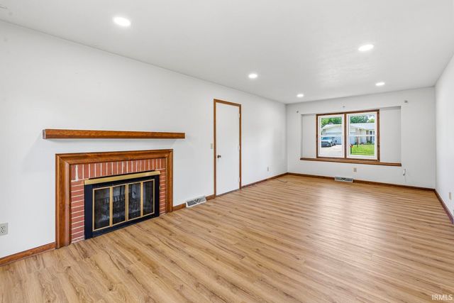 5611 Cape Cod Lane, South Bend, IN 46614