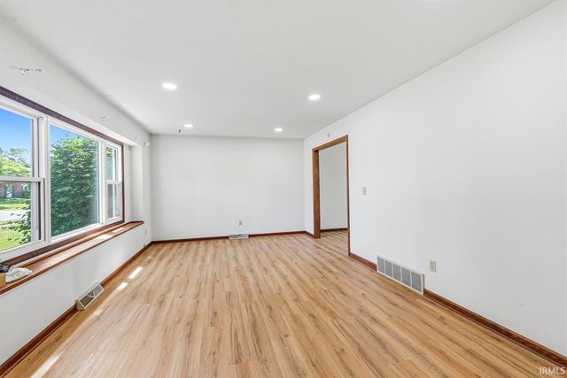 5611 Cape Cod Lane, South Bend, IN 46614