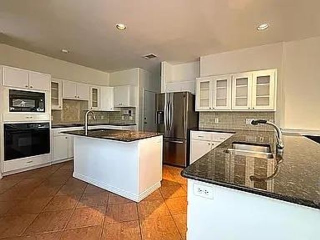 10807 Love Bird CV, Austin, TX 78730