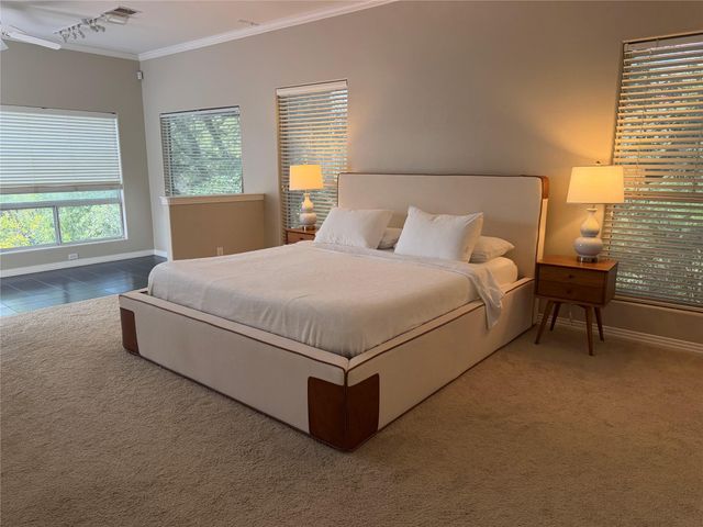 10807 Love Bird CV, Austin, TX 78730