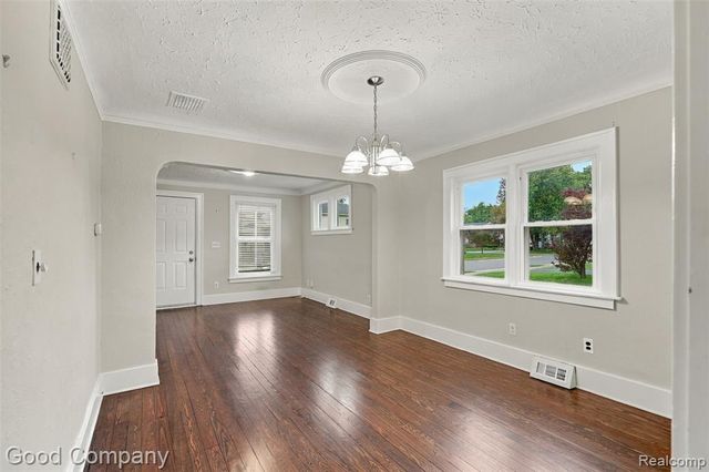 541 E Breckenridge Street, Ferndale, MI 48220