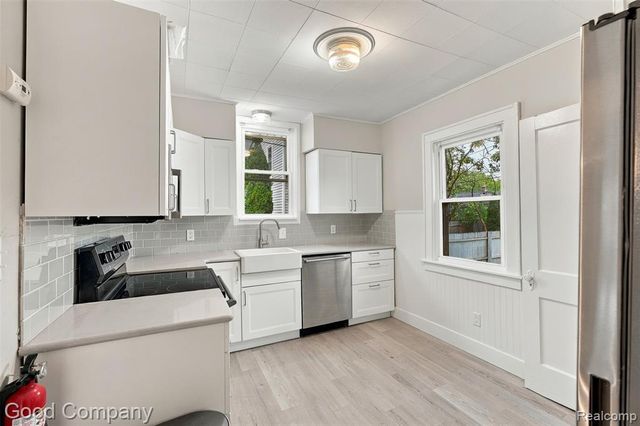 541 E Breckenridge Street, Ferndale, MI 48220
