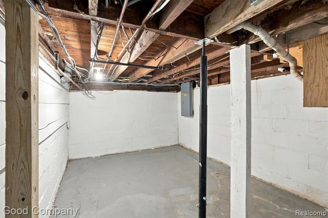 541 E Breckenridge Street, Ferndale, MI 48220