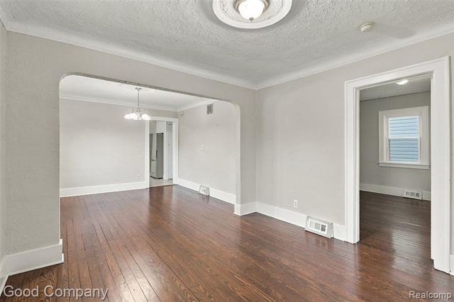 541 E Breckenridge Street, Ferndale, MI 48220