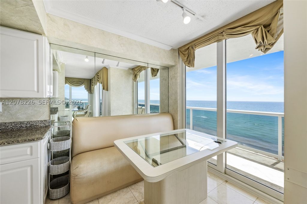 Image 13 of property listing at 16711 Collins Ave 907, Sunny Isles Beach, FL 33160