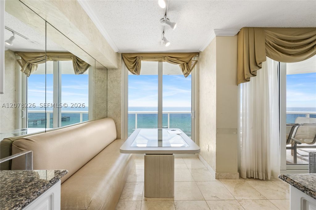 Image 14 of property listing at 16711 Collins Ave 907, Sunny Isles Beach, FL 33160