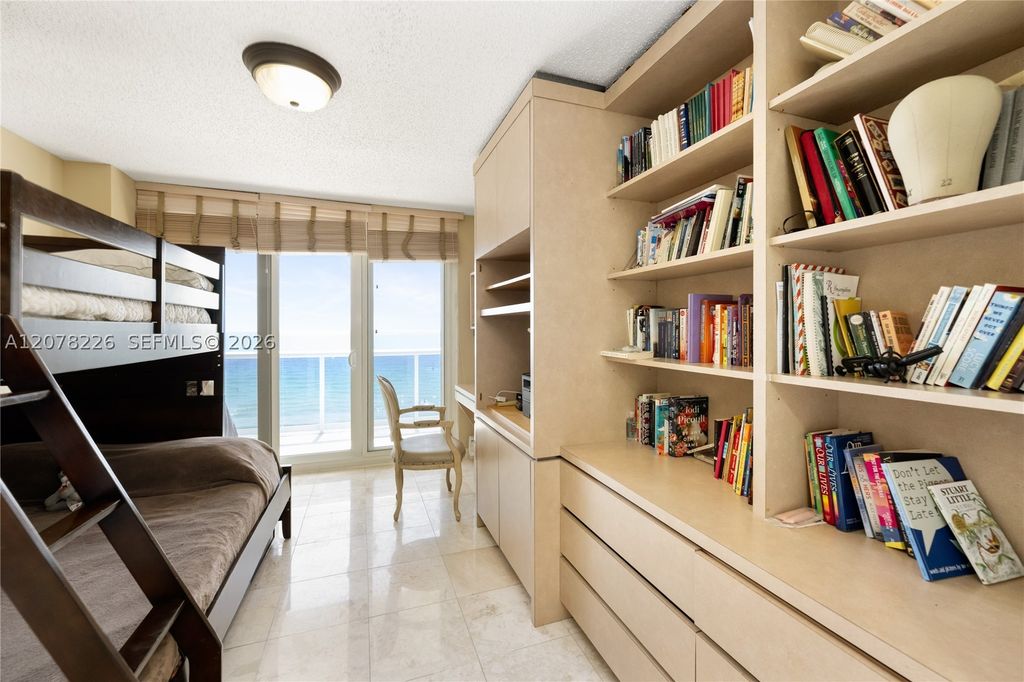 Image 20 of property listing at 16711 Collins Ave 907, Sunny Isles Beach, FL 33160
