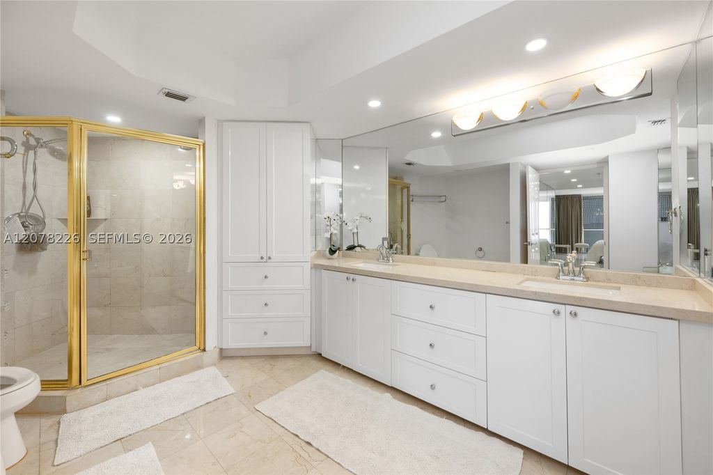 Image 24 of property listing at 16711 Collins Ave 907, Sunny Isles Beach, FL 33160