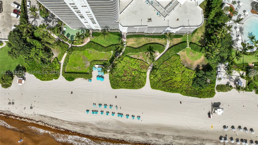 Image 32 of property listing at 16711 Collins Ave 907, Sunny Isles Beach, FL 33160