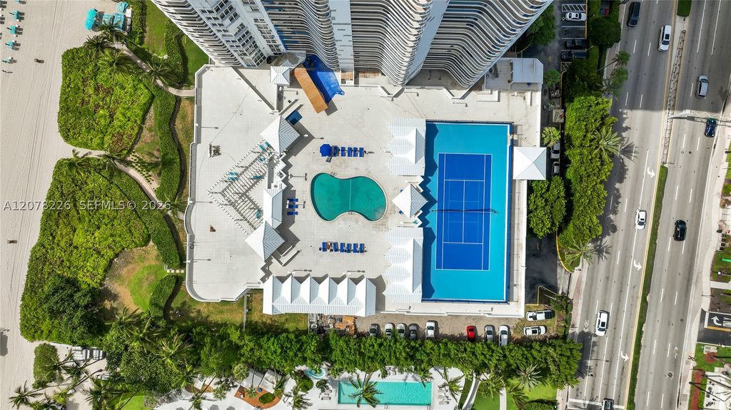 Image 36 of property listing at 16711 Collins Ave 907, Sunny Isles Beach, FL 33160