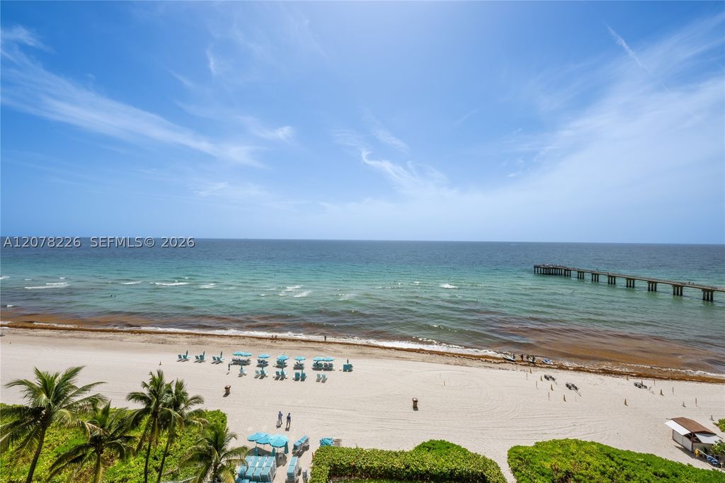 Image 4 of property listing at 16711 Collins Ave 907, Sunny Isles Beach, FL 33160