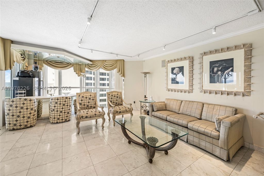 Image 9 of property listing at 16711 Collins Ave 907, Sunny Isles Beach, FL 33160