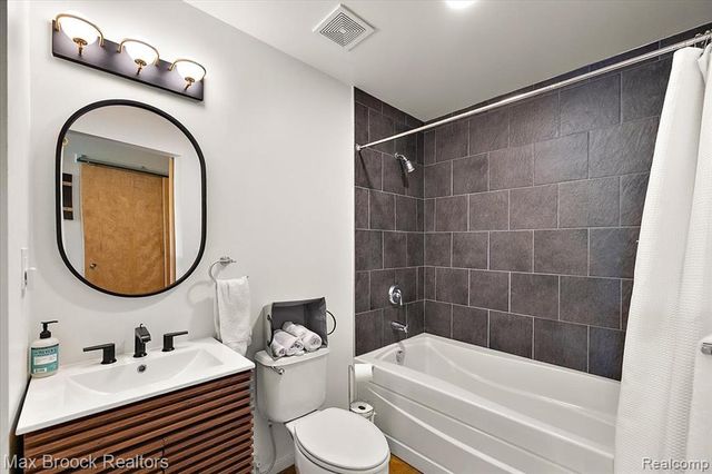 333 E Parent Avenue 34, Royal Oak, MI 48067