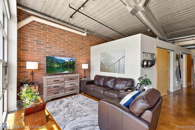 333 E Parent Avenue 34, Royal Oak, MI 48067
