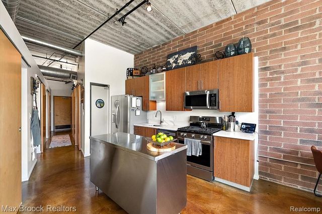 333 E Parent Avenue 34, Royal Oak, MI 48067