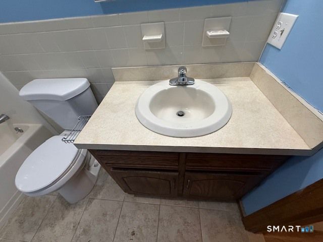 286 Monticello Drive 286, Branford, CT 06405