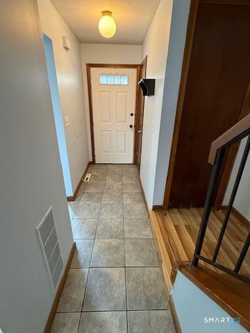 286 Monticello Drive 286, Branford, CT 06405