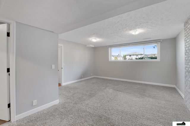 347 Michael Drive, Gretna, NE 68028