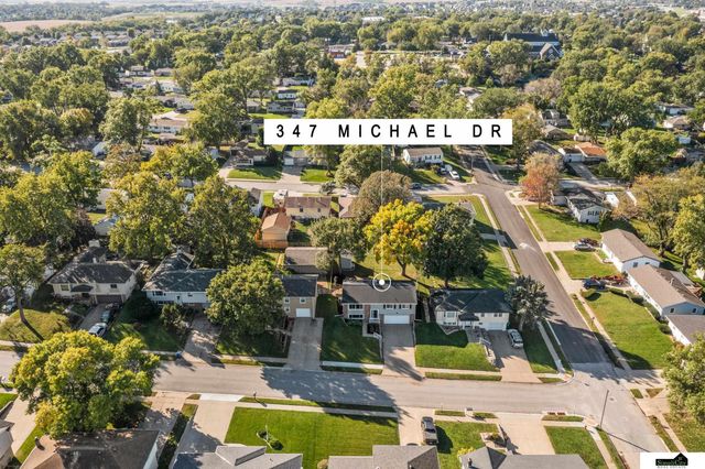 347 Michael Drive, Gretna, NE 68028