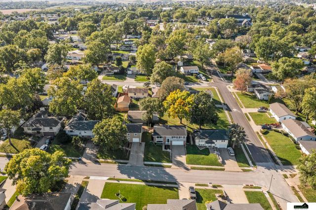 347 Michael Drive, Gretna, NE 68028