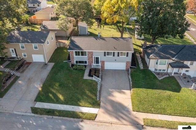 347 Michael Drive, Gretna, NE 68028