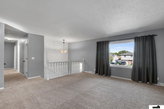 347 Michael Drive, Gretna, NE 68028