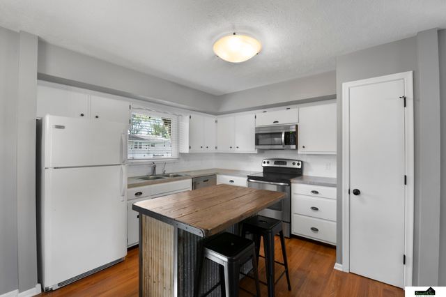 347 Michael Drive, Gretna, NE 68028