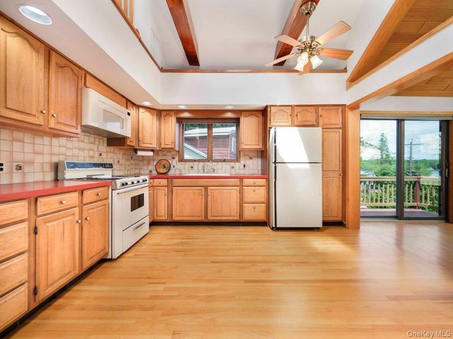 111 Mohican Trail, Glen Spey, NY 12737