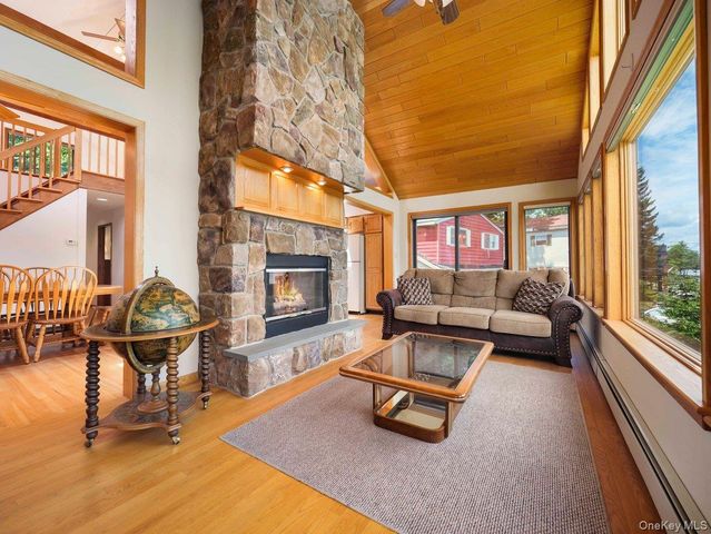 111 Mohican Trail, Glen Spey, NY 12737