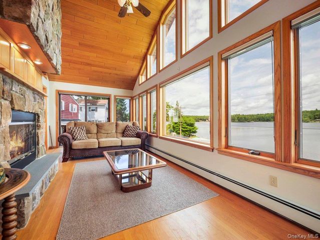 111 Mohican Trail, Glen Spey, NY 12737