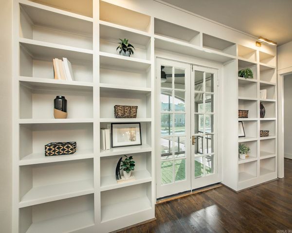 225 Ridgeway Drive, Little Rock, AR 72205