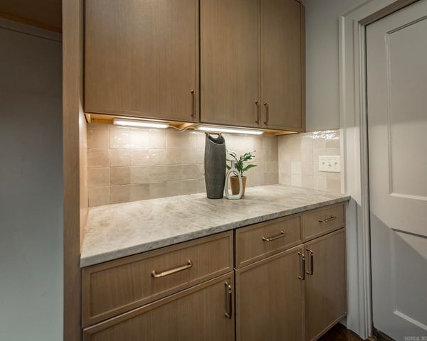 225 Ridgeway Drive, Little Rock, AR 72205